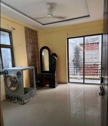 Living Room in 3 BHK Apartment at Butler Colony – for Rent