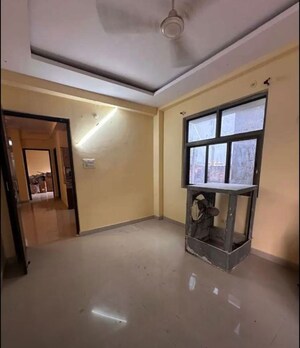 Room in 3 BHK Apartment at Butler Colony – for Rent