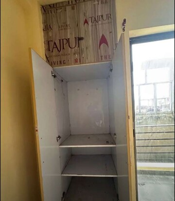 Bathroom in 3 BHK Apartment at Butler Colony – for Rent