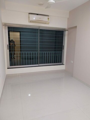 Room in 2 BHK Apartment at Kanakia Spaces Zen World, Kanjurmarg East – for Rent