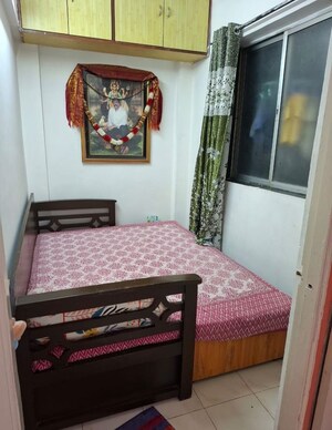 Bedroom in 2 BHK Apartment at Navjivan Colony, Mahim – for Rent