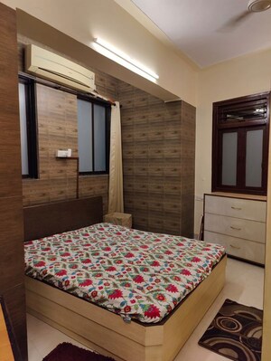 Bedroom in 2 BHK Apartment at Navjivan Colony, Mahim – for Rent