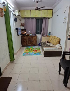 Master Bedroom in 2 BHK Apartment at Navjivan Colony, Mahim – for Rent