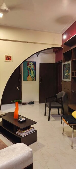 Master Bedroom in 2 BHK Apartment at Navjivan Colony, Mahim – for Rent