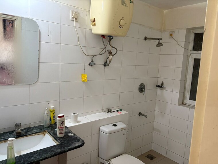 Bathroom, bptp-park-grandeura 2 Bedroom 1342 Sq.Ft. Apartment In Sector 82 Faridabad 10065204