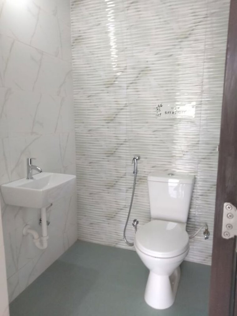 Bathroom, kwality-vrindavan-heights 3 Bedroom 1070 Sq.Ft. Apartment In Hadapsar Pune 10065203