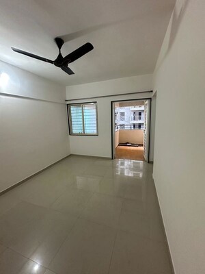 Room in 2 BHK Apartment at Solitaire Palms, Moshi – for Sale