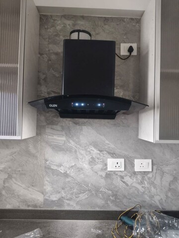 Furnished Amenities in 2 BHK Apartment at Dosti Eastern Bay, Wadala – for Rent