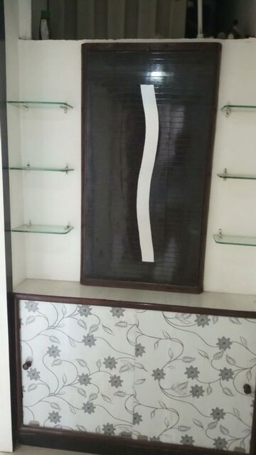 Furnished Amenities in 2 BHK Apartment at Solitaire Heights, Malad West – for Rent