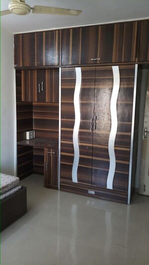 Bedroom in 2 BHK Apartment at Solitaire Heights, Malad West – for Rent