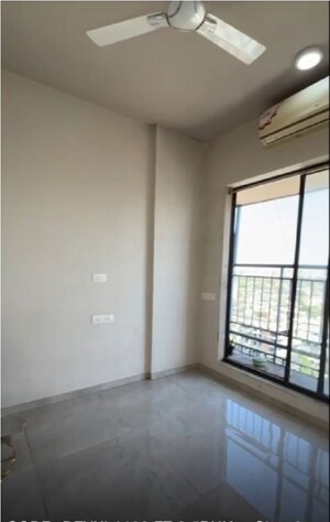 Bedroom in 3.5 BHK Apartment at Chembur – for Rent