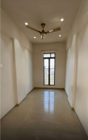 Bedroom in 3.5 BHK Apartment at Chembur – for Rent