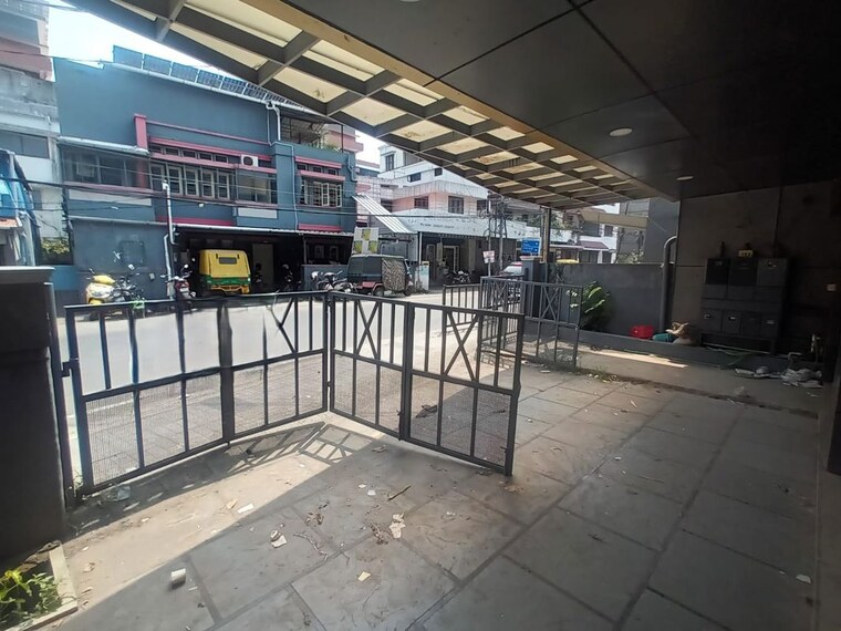  Parking, ravipuram Commercial Office Space 1500 Sq.Ft. In Ravipuram Kochi 10062582