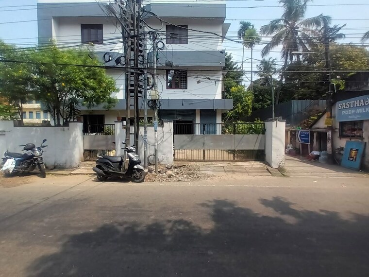  Parking, ravi puram Commercial Shop 600 Sq.Ft. In Ravi Puram Kochi 10062888