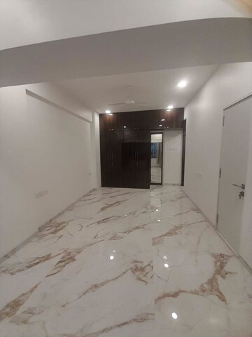 Room in 1 BHK Apartment at Nalanda Apartment Cumbala Hill, Cumbala Hill – for Rent