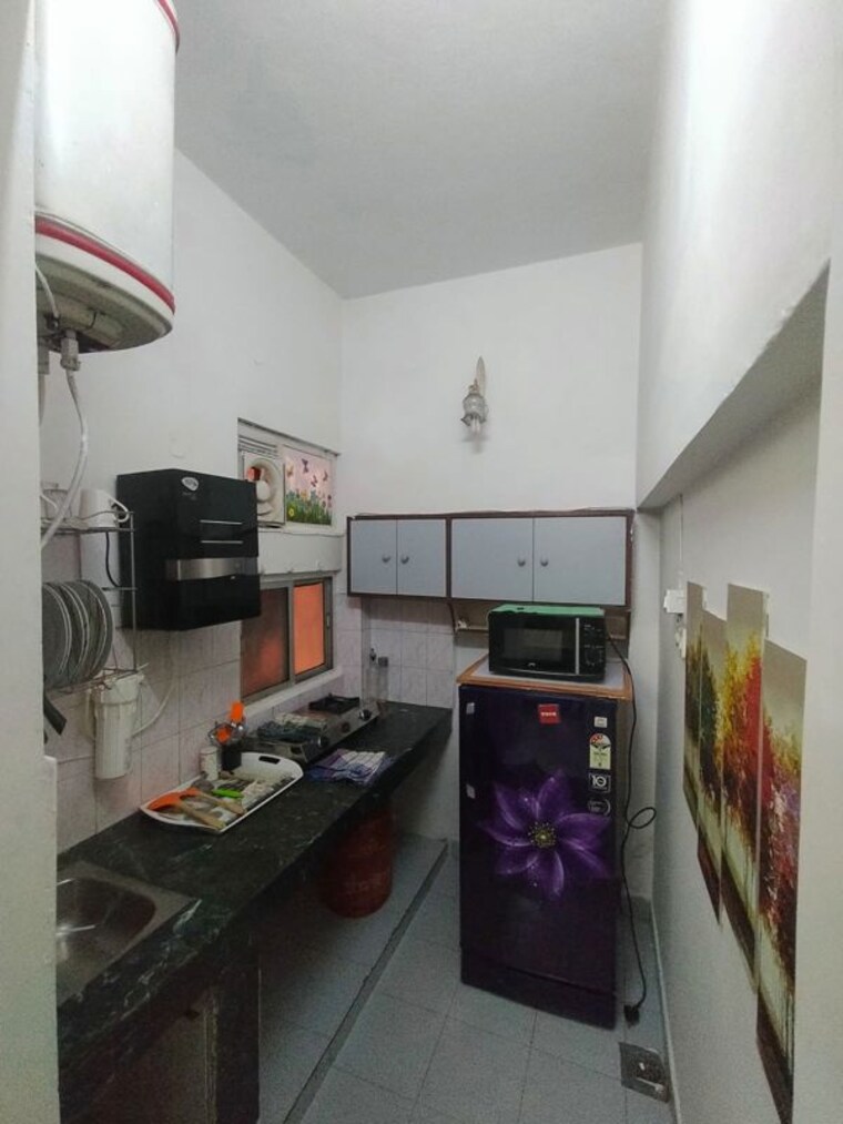 Kitchen, defence colony Studio 400 Sq.Ft. Apartment In Defence Colony Delhi 10065400