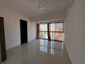 2.5 BHK Apartment For Rent in Chandak Ideal, Juhu