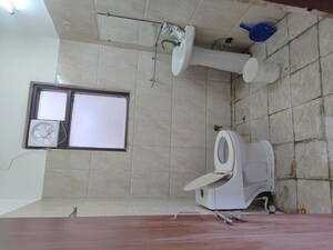 Bathroom in 3 BHK Builder Floor at Tulip Mall, Sector 46 – for Rent