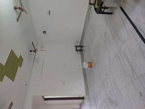 Bathroom in 3 BHK Builder Floor at Tulip Mall, Sector 46 – for Rent