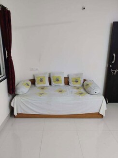 2 BHK Apartment For Rent in Kumar Samruddhi Society