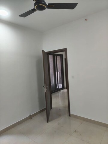Room in 2 BHK Apartment at Assetz Canvas And Cove, Hosur Road – for Rent