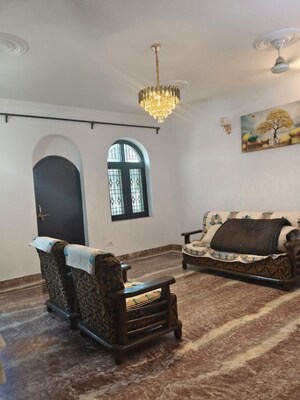 Living Room in 1 BHK Builder Floor at RWA Apartments Sector 41, Sector 41 – for Rent