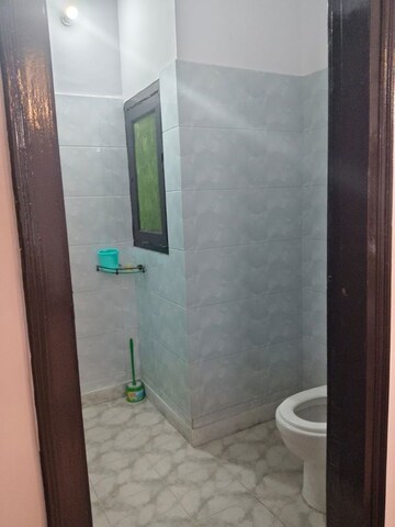 Bathroom in 1 BHK Builder Floor at RWA Apartments Sector 41, Sector 41 – for Rent