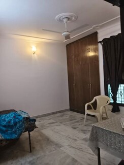 1 BHK Builder Floor For Rent in RWA Apartments Sector 41