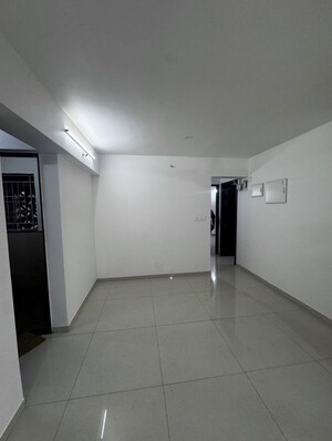 Room in 2 BHK Apartment at Shubh Gateway, Viman Nagar – for Rent