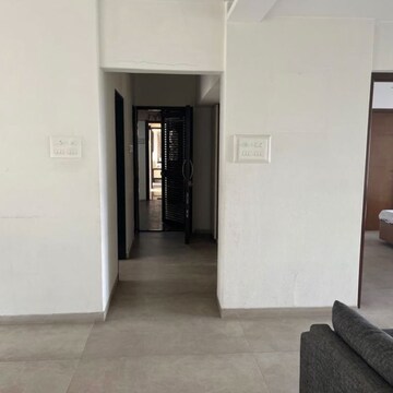 Room in 2 BHK Apartment at Prabhadevi – for Rent