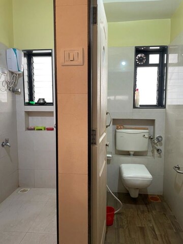 Bathroom in 2 BHK Apartment at Tardeo Apartment, Tardeo – for Sale
