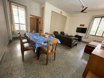 Team Area in 2 BHK Apartment at Tardeo Apartment, Tardeo – for Sale