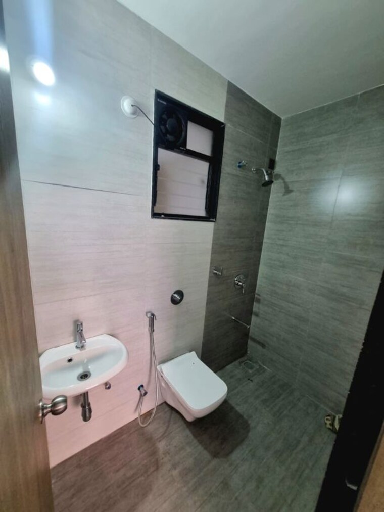 Bathroom, unique-youtopia 2 Bedroom 760 Sq.Ft. Apartment In Kharadi Pune 10065801