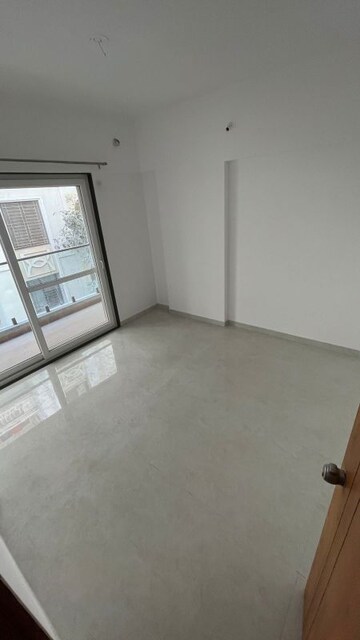 Bedroom in 4 BHK Apartment at Prabhat Road – for Rent