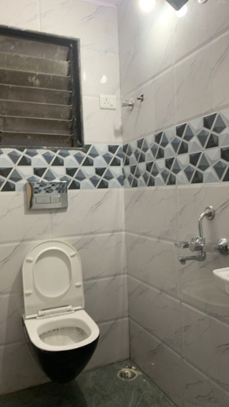 Bathroom, ulwe sector 3 1 Bedroom 600 Sq.Ft. Apartment In Ulwe Sector 3 Navi Mumbai 10065836