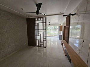 Room in 3 BHK Apartment at Prestige Beverly Hills, Kokapet – for Rent