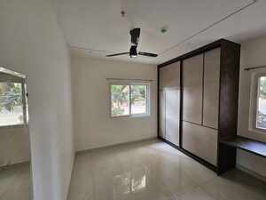 Room in 3 BHK Apartment at Prestige Beverly Hills, Kokapet – for Rent