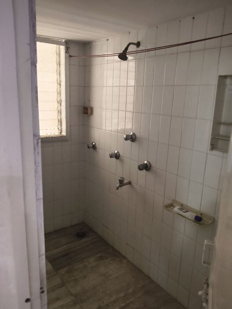 Bathroom, vile parle west 1 Bedroom 350 Sq.Ft. Apartment In Vile Parle West Mumbai 10065879