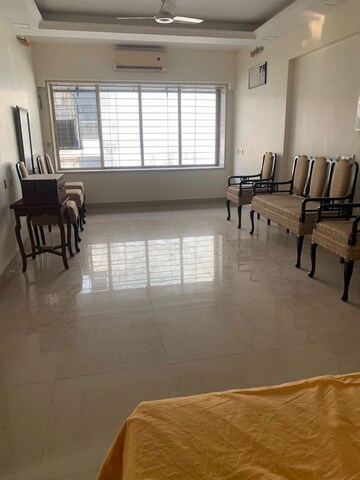 Living Room in 3 BHK Apartment at Santacruz West – for Rent