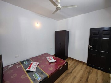 Bedroom in 2 BHK Apartment at Santa Cruz – for Rent
