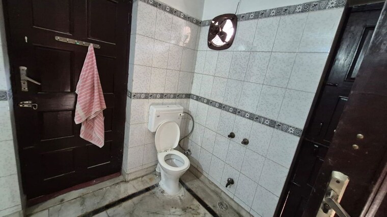Bathroom, cancon-enclave 3.5 Bedroom 4250 Sq.Ft. Independent House In Sector 4 Gurgaon 10065913