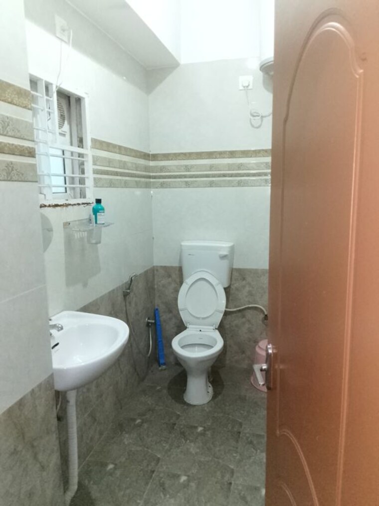 Bathroom, ejipura 1 Bedroom 800 Sq.Ft. Builder Floor In Ejipura Bangalore 10065916