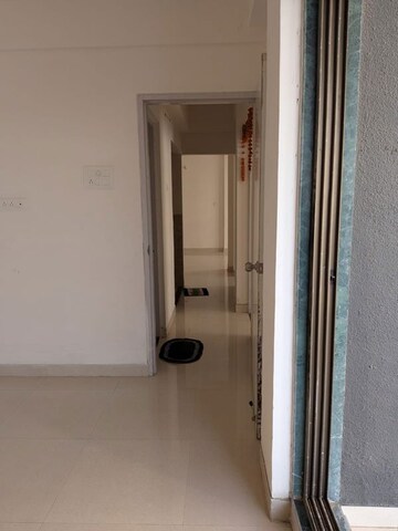 Room in 2 BHK Apartment at Ganeshpeth Colony – for Rent