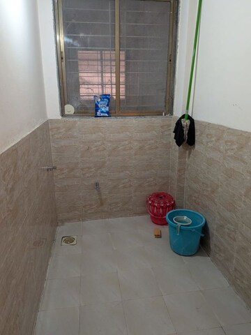 Bathroom in 2 BHK Apartment at Ganeshpeth Colony – for Rent