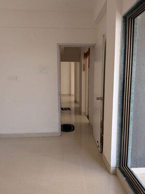 Room in 2 BHK Apartment at Ganeshpeth Colony – for Rent