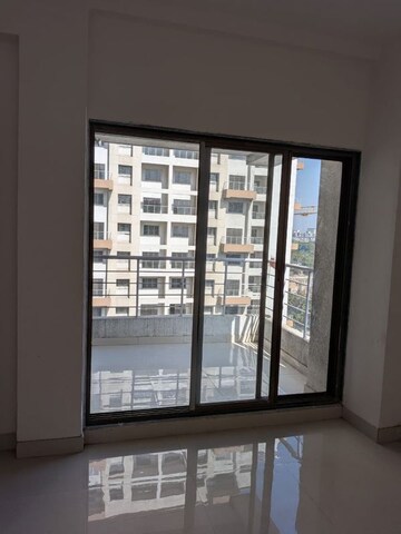 Room in 2 BHK Apartment at Ganeshpeth Colony – for Rent