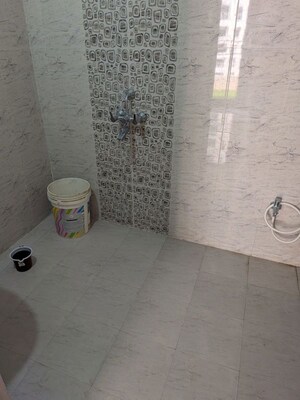 Bathroom in 2 BHK Apartment at Ganeshpeth Colony – for Rent