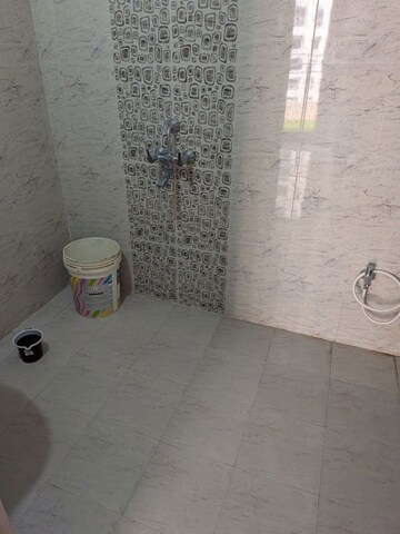 Bathroom in 2 BHK Apartment at Ganeshpeth Colony – for Rent