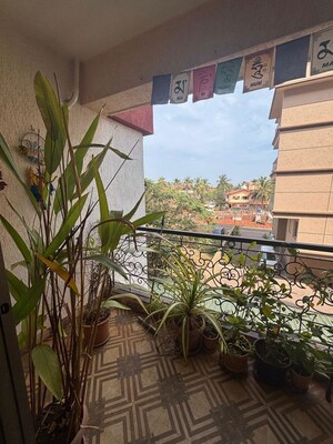 Balcony in 2 BHK Apartment at Dona Paula – for Rent