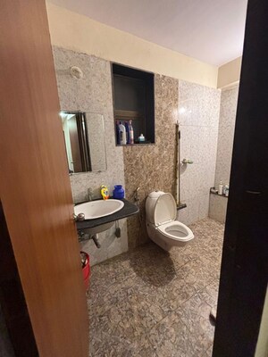 Bathroom in 2 BHK Apartment at Dona Paula – for Rent